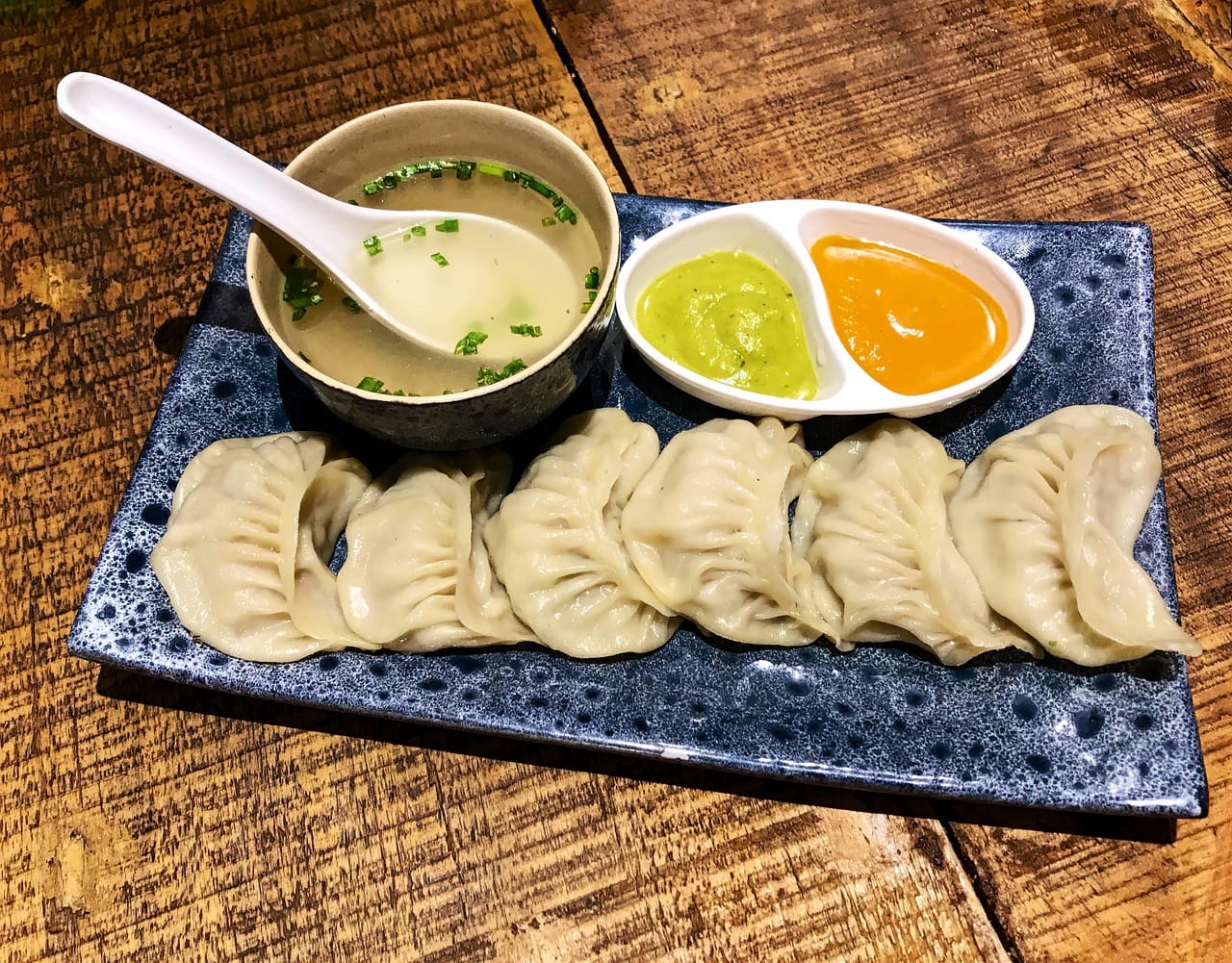pic of a plate with momos