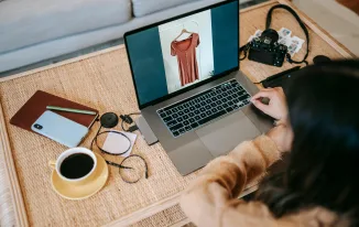 here is a complete guide on how to start an online clothing business in india